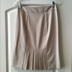 WHBM beige pleated suit skirt